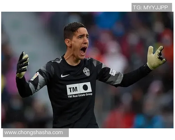 巴塞罗那迎战埃尔切黑猫入场助阵球队争胜